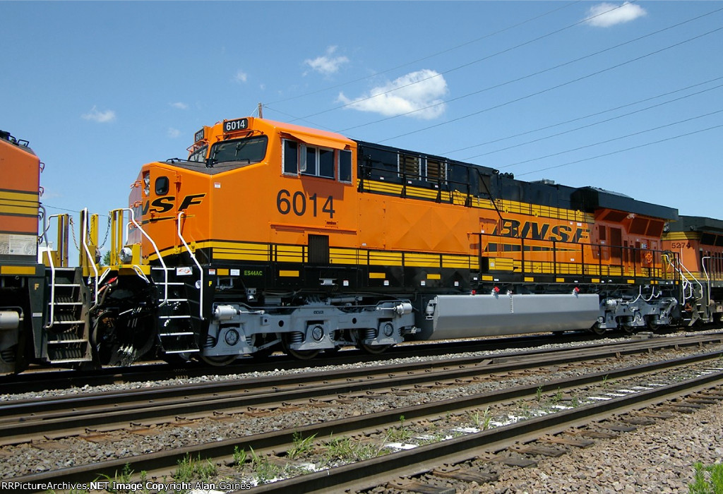 BNSF ES44AC 6014